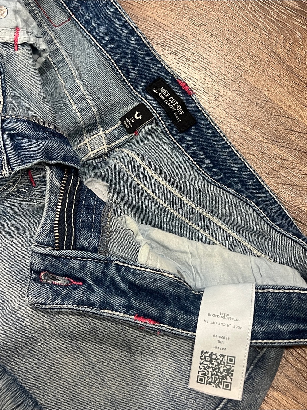 True Religion Joey Cut-Off Low Rise Frayed Denim Shorts W/ Pink Stitching - Picture 7 of 9